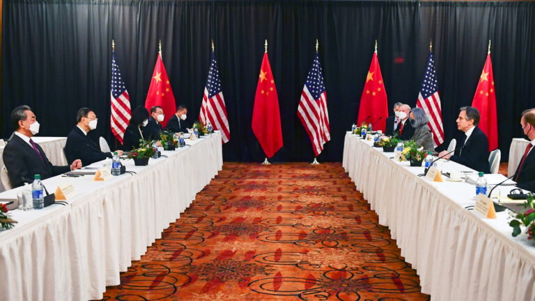 RT: Undiplomatischer Schlagabtausch zwischen China und den USA beim Außenminister-Treffen