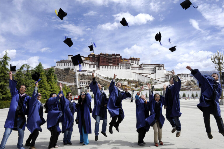 Chinas erster tibetischer Dr. Gelek: Wie war und ist der tibetische Buddhismus?