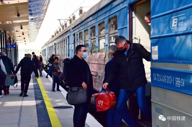 In Novi Sad wurde der Abschnitt Belgrad-Novi Sad der 350 Kilometer langen Eisenbahnstrecke Belgrad-Budapest eingeweiht