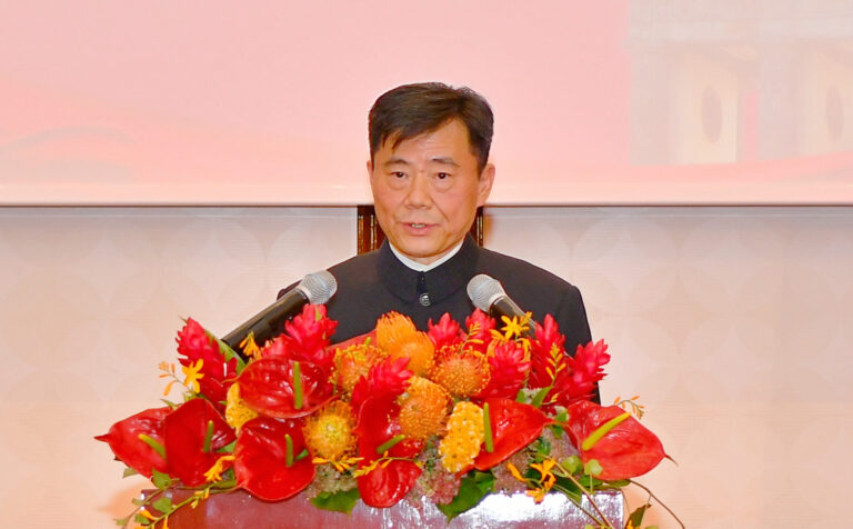 Empfang anlässlich des 73. Nationalfeiertages der VR China und des 50. Jahrestages der Aufnahme diplomatischer Beziehungen zwischen China und Deutschland