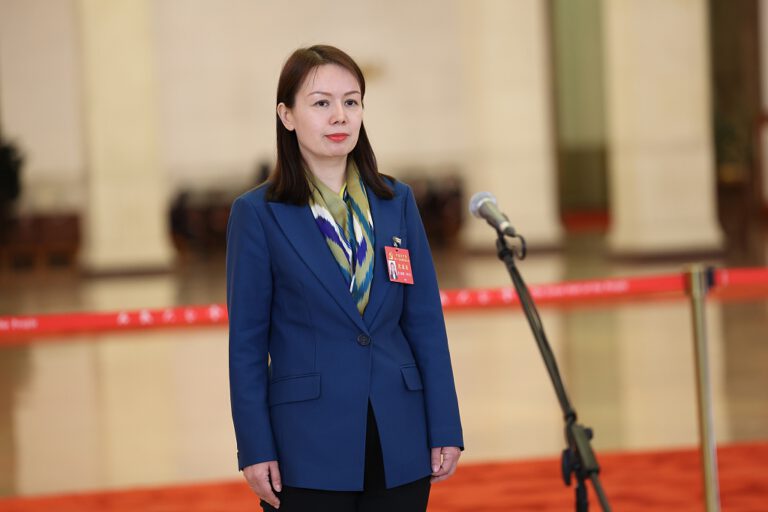 Verbesserungen von Bildungswesen in Xinjiang verändern Leben junger Menschen