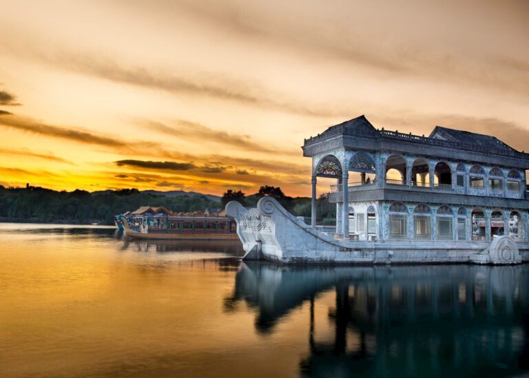 Beijing: Der Sommerpalast in der Morgendämmerung