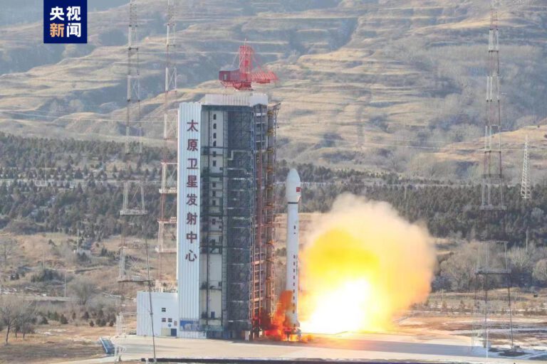 China startet neuen Satelliten ins All