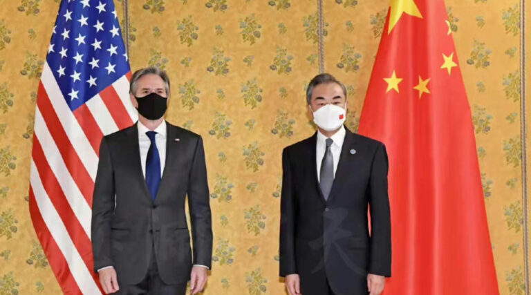 Wang Yi führt Telefongespräch mit US-Außenminister Blinken