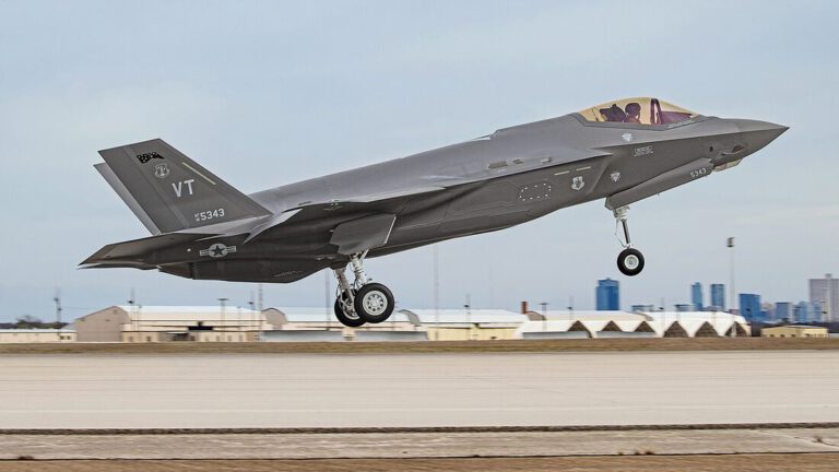 Tanmay Kadam: Buying F-35 Fighters ‘Biggest Mistake’ Of Australia; US Jets A ‘Total Disaster’, Can’t ‘Stand Up’ To China — Aussie Critic