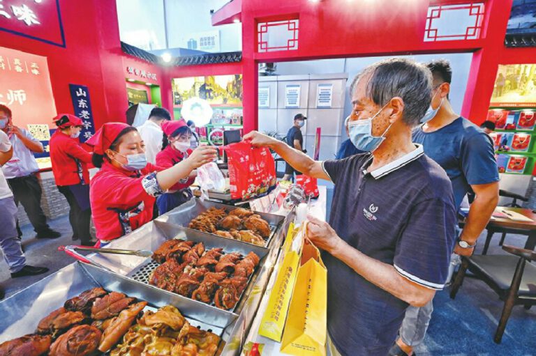 Shandong: Neujahrswaren auf Huanghe-Markt beliebt