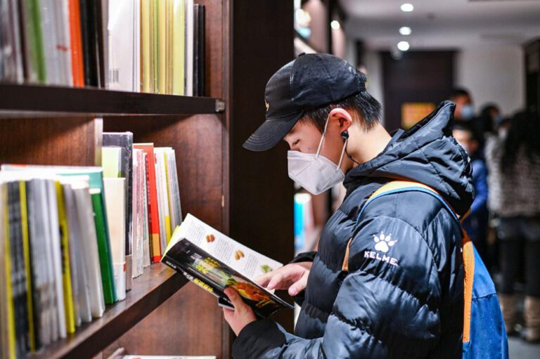 Xi’an: Schüler verbringen Winterferien in der Buchhandlung