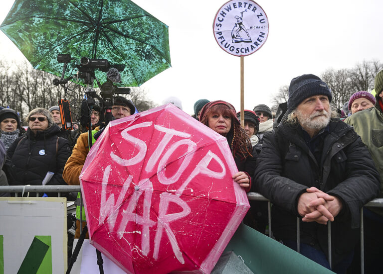 Rheinland-Pfalz: Demonstration gegen NATO