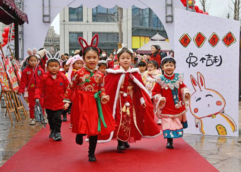 Schulanfang im Neujahr 2023 in China