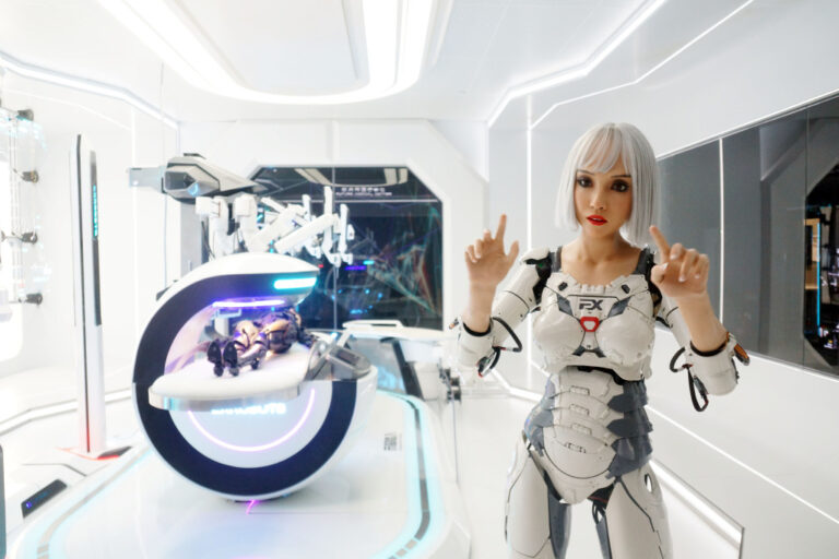 Dalian: Bionische humanoide Roboter im EX Future Science Museum