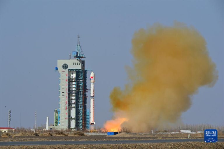 China bringt neuen Umweltsatelliten „Fengyun 3“ ins All