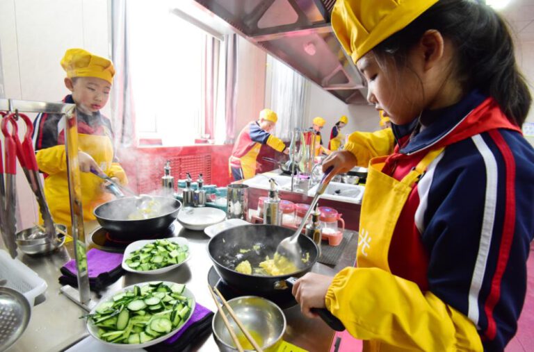 Grundschule in Hebei bietet Kochkurse an