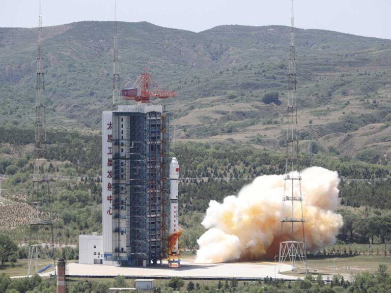 China bringt 41 Satelliten auf einmal in Umlaufbahn