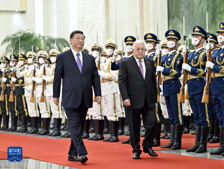 Xi Jinping führt Gespräch mit palästinensischem Präsidenten Abbas