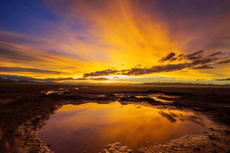 Wunderschöner Sonnenuntergang in Tibet