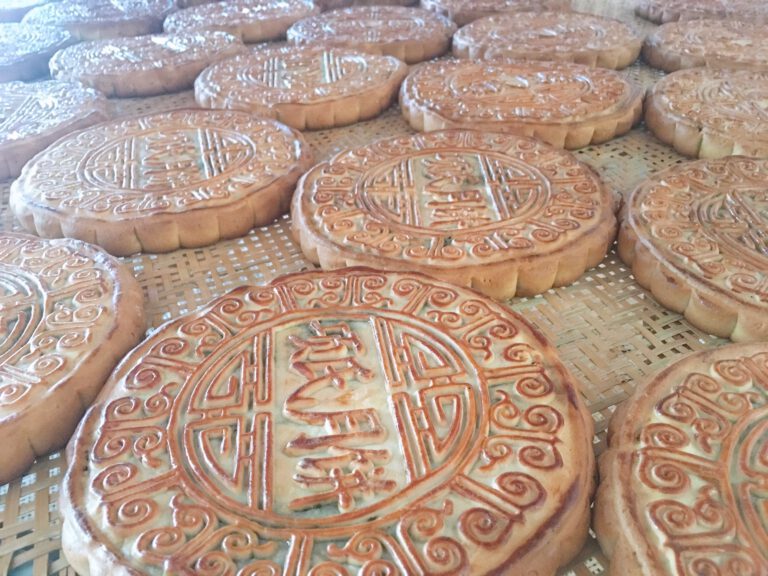 Mondfest: Traditionelle Zubereitung von Mondkuchen in Guizhou