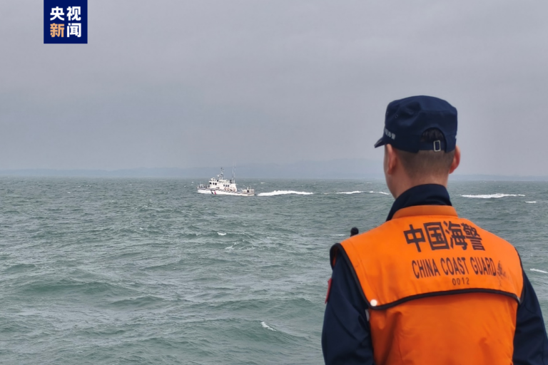 Meerespolizei der Provinz Fujian sorgt für Strafverfolgungspatrouille durch Marineflotten in Gewässern in Nähe von Jinmen