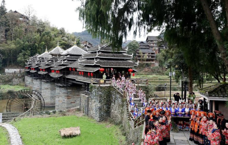 Ethnische Minderheiten feiern chinesisches Neujahr in Guangxi