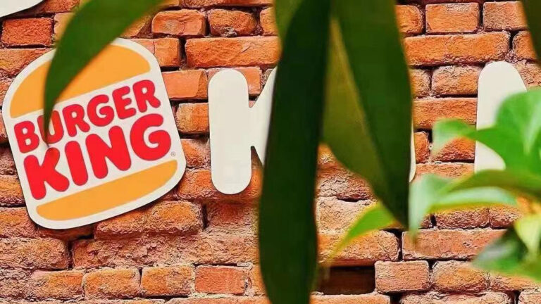 Foreign Food Service Giants Sell in China, How Local Capital Wins and Strengthens the Brands