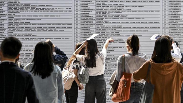 China’s Tech Giants Raise Pay, With AI Roles Offering Up to €164K a Year