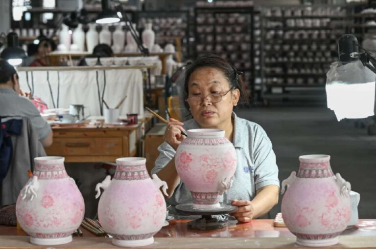 Beyond Porcelain: How Jingdezhen Preserved a Thousand-Year Craft System